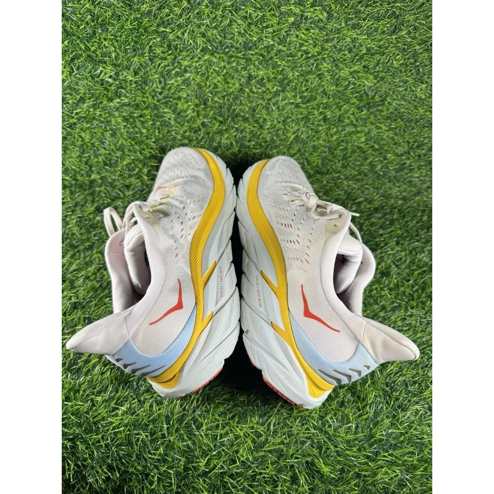 Hoka One One hoka one